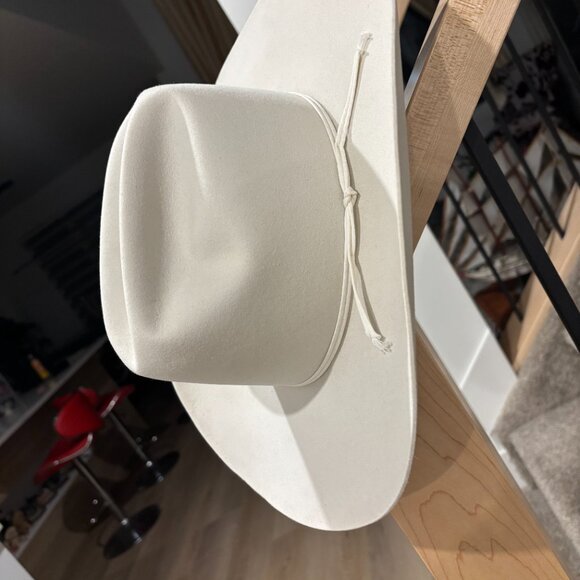 Gorgeous Genuine Beaver Felt Cowboy Hat - Picture 3 of 6